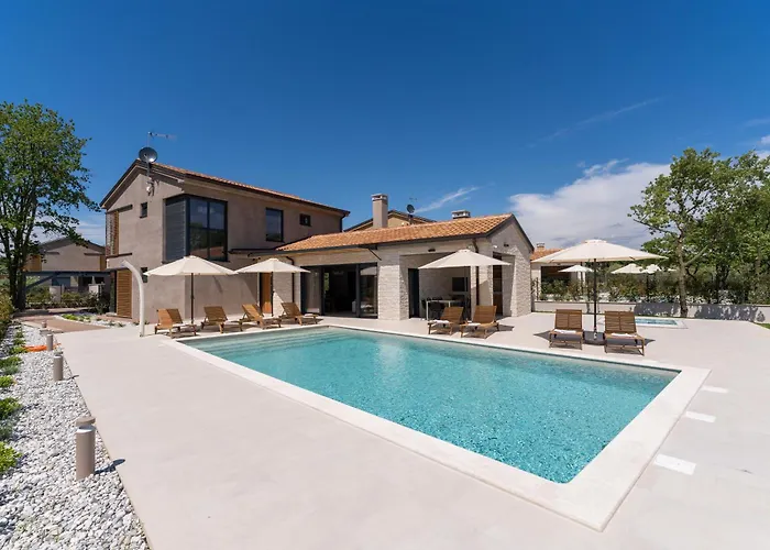 Villa Curitico